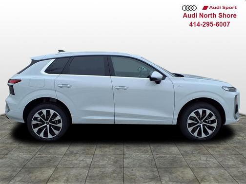 Glacier White Metallic 2026 Audi Q3 TFSI quattro S tronic
