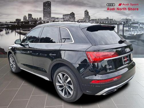 2022 Audi Q5 45 S line Premium Plus