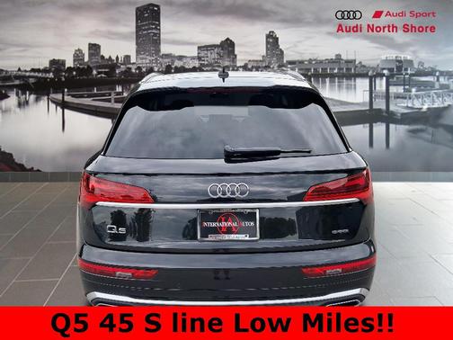 2022 Audi Q5 45 S line Premium Plus