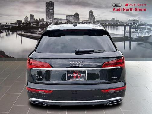 2022 Audi Q5 45 S line Premium Plus