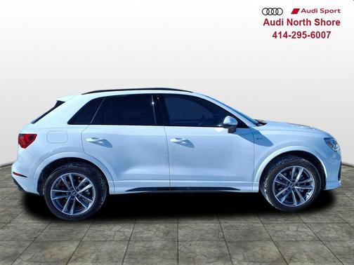 2025 Audi Q3 Premium 45 TFSI S line quattro Tiptronic