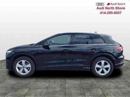 2022 Audi e-tron Premium Plus