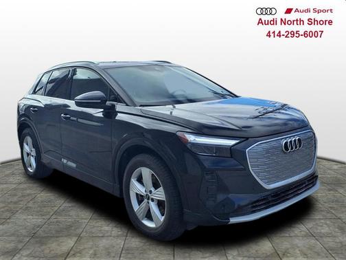 2022 Audi e-tron Premium Plus