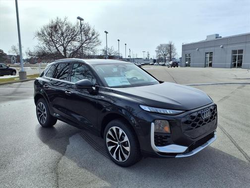 Mythos Black Metallic 2026 Audi Q3 TFSI quattro S tronic