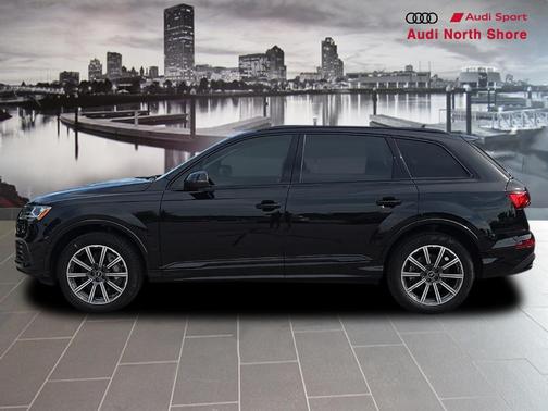 2022 Audi Q7 45 Premium Plus