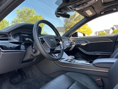 2023 Audi A8 L 55 TFSI quattro Tiptronic