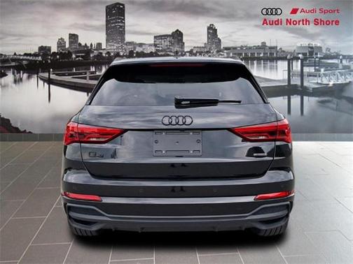 2024 Audi Q3 Premium 45 TFSI S line quattro Tiptronic