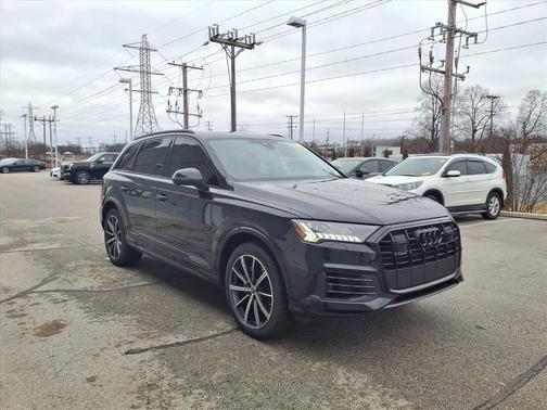 2023 Audi Q7 55 Premium Plus