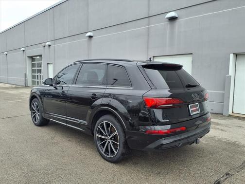2023 Audi Q7 55 Premium Plus