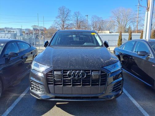 2023 Audi Q7 55 Premium Plus