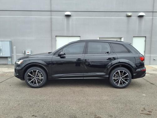 2023 Audi Q7 55 Premium Plus