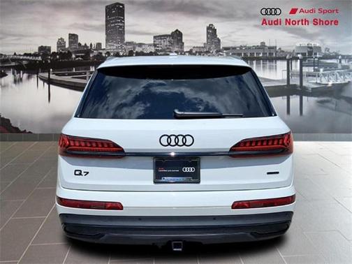 2023 Audi Q7 55 Premium Plus