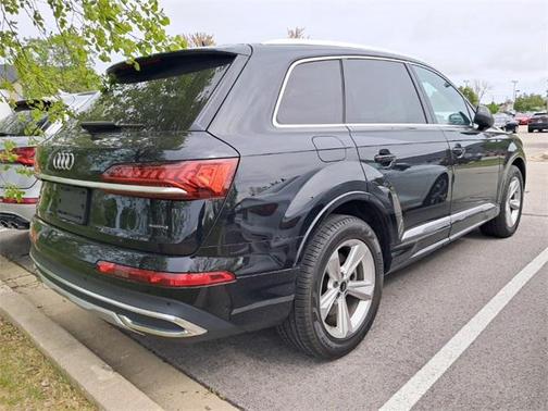 2022 Audi Q7 55 Premium