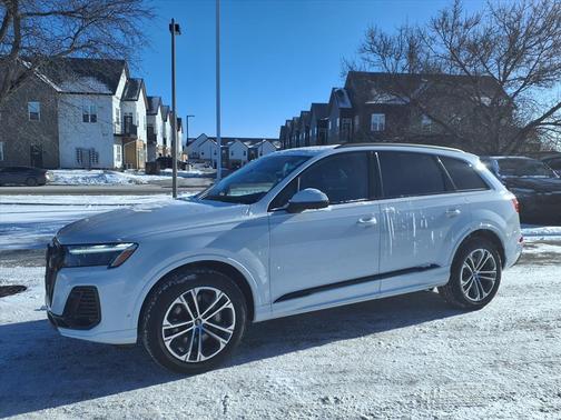 2026 Audi Q7 45 Premium