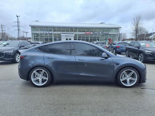 2023 Tesla Model Y Long Range Dual Motor All-Wheel Drive