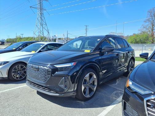 Mythos Black Metallic 2025 Audi Q4 e-tron Premium Plus 55 quattro