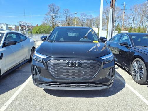 Mythos Black Metallic 2025 Audi Q4 e-tron Premium Plus 55 quattro