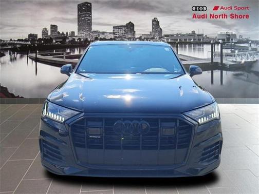 2023 Audi Q7 45 Premium Plus