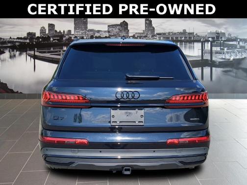 2023 Audi Q7 45 Premium Plus