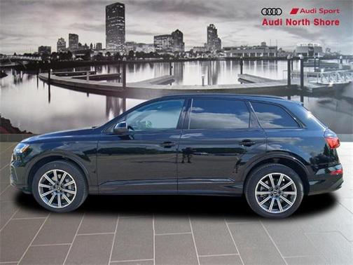2023 Audi Q7 45 Premium Plus