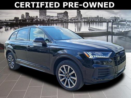 2023 Audi Q7 45 Premium Plus