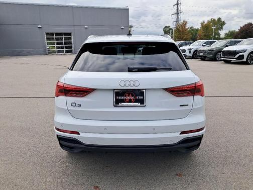 2025 Audi Q3 Premium 45 TFSI S line quattro Tiptronic