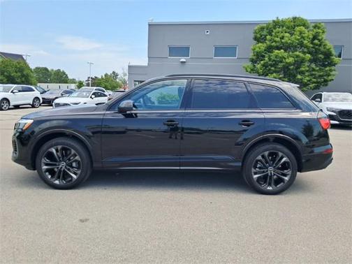 2025 Audi Q7 55 Premium Plus
