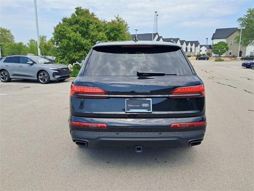 2025 Audi Q7 55 Premium Plus