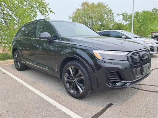 2025 Audi Q7 55 Premium Plus