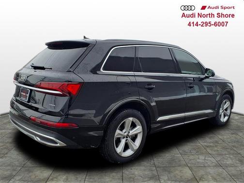 2023 Audi Q7 45 Premium Plus