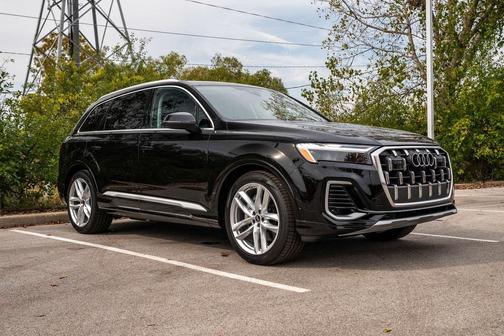2025 Audi Q7 55 Premium Plus