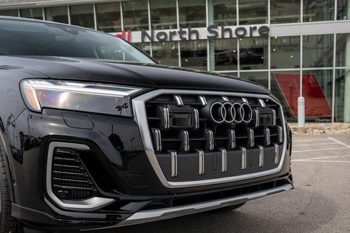 2025 Audi Q7 55 Premium Plus
