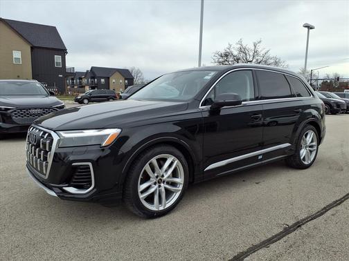 2025 Audi Q7 55 Premium Plus