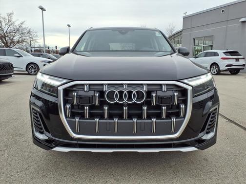 2025 Audi Q7 55 Premium Plus