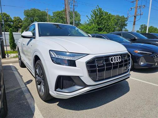 Glacier White Metallic 2023 Audi Q8 55 Premium Plus