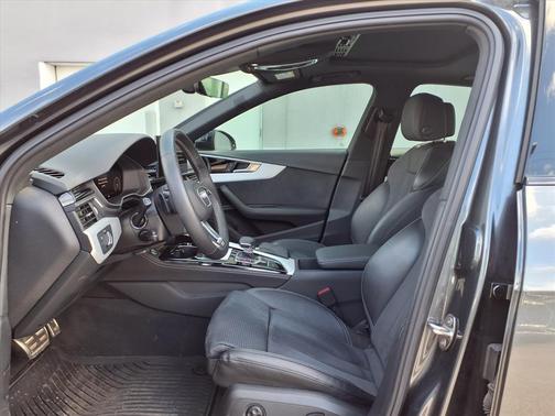 2023 Audi A4 45 S line Premium Plus