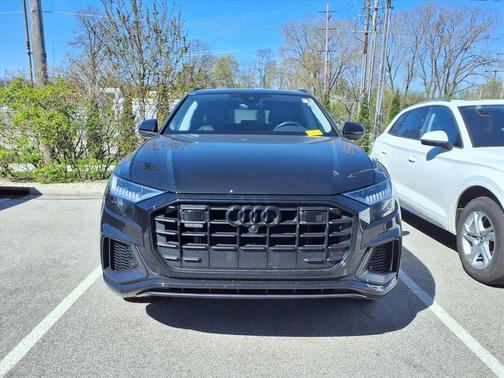 Mythos Black Metallic 2023 Audi Q8 55 Premium Plus