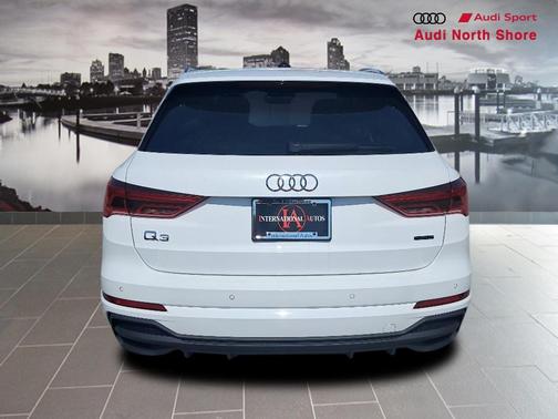 2025 Audi Q3 Premium 45 TFSI S line quattro Tiptronic