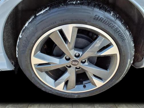 2025 Audi Q4 e-tron Premium Plus 55 quattro