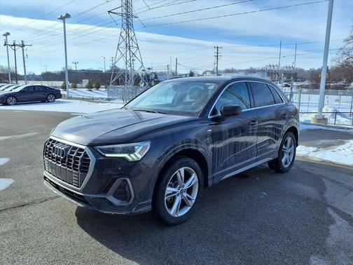 2023 Audi Q3 Premium 45 TFSI S line quattro Tiptronic