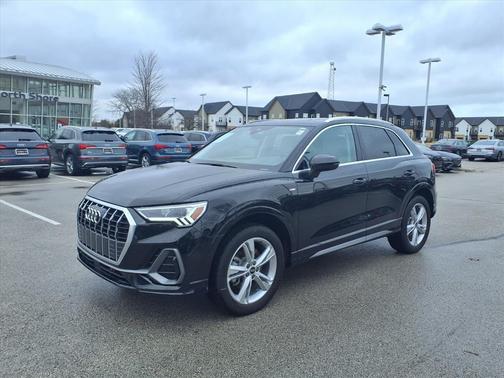 2023 Audi Q3 Premium 45 TFSI S line quattro Tiptronic
