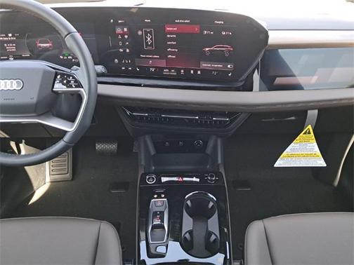 2025 Audi Q6 e-tron Prestige quattro