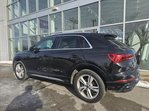 2022 Audi Q3 45 S line Premium