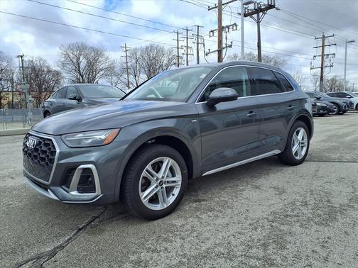 Daytona Gray Pearl 2025 Audi Q5 55 S line Premium Plus