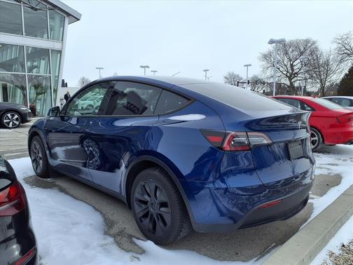 2024 Tesla Model Y Long Range Dual Motor All-Wheel Drive