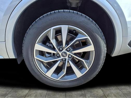 2022 Audi Q5 45 S line Premium Plus