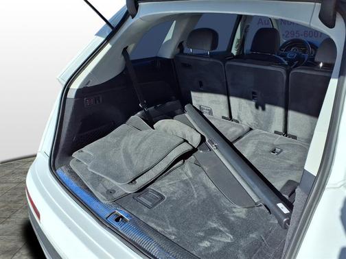 2023 Audi Q7 45 Premium