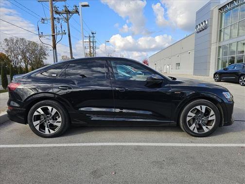 2023 Audi e-tron Sportback S line Premium