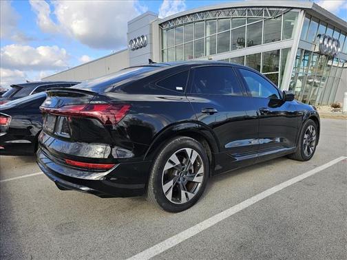 2023 Audi e-tron Sportback S line Premium