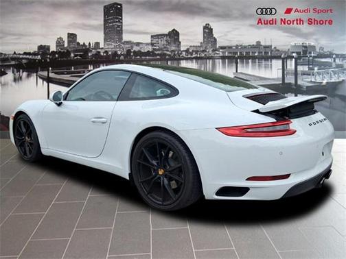 2018 Porsche 911 Carrera